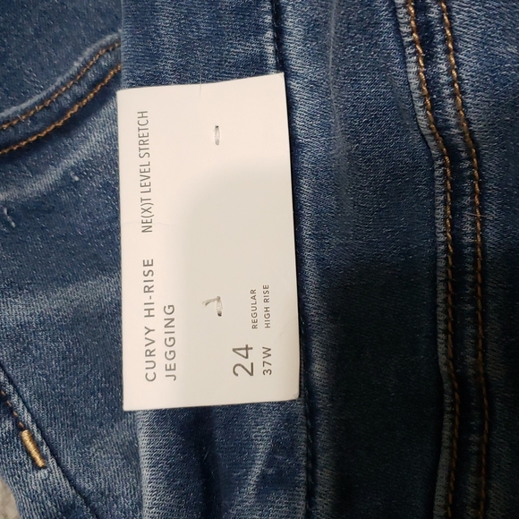 American Eagle Curvy High Rise Jegging - Picture 6 of 8